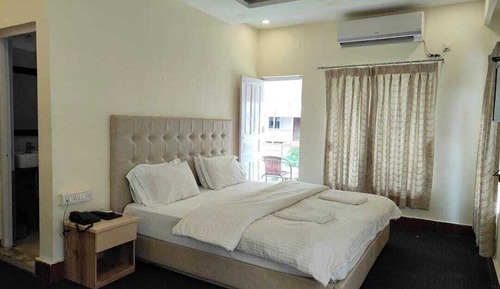 Superior Ac 1st Floor