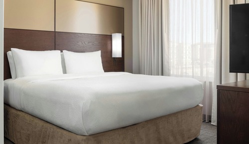 Suite estudio, 1 cama de matrimonio grande con sofá cama, no fumadores (Hearing Accessible)