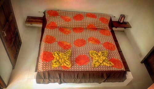 Habitación económica, 1 cama de matrimonio grande, baño privado