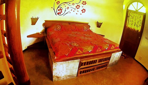 Bungalow exclusivo, 1 habitación, baño privado, vistas al jardín