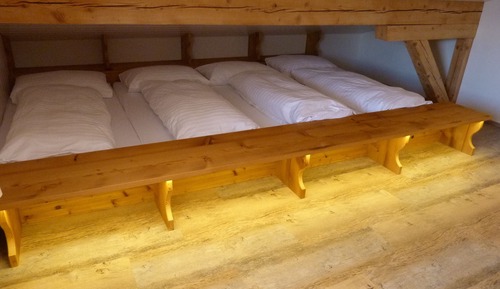 1 bed in Dormitory, Shared Bathroom (Gross Titlis)