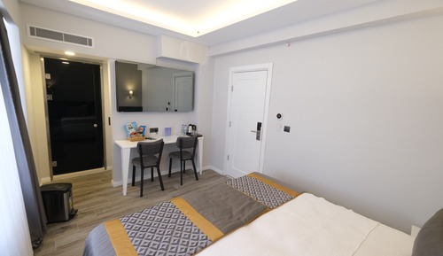 Habitación superior con 1 cama doble o 2 individuales