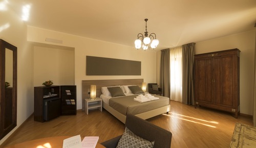 Suite exclusiva, 3 habitaciones, terraza, vistas al jardín