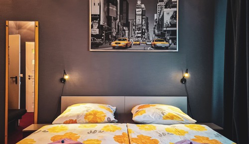 Habitación Confort con 1 cama doble o 2 individuales, 1 cama de matrimonio con sofá cama