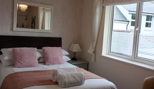 Habitación doble (Room 9)