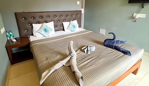 Deluxe Double Room, Garden View