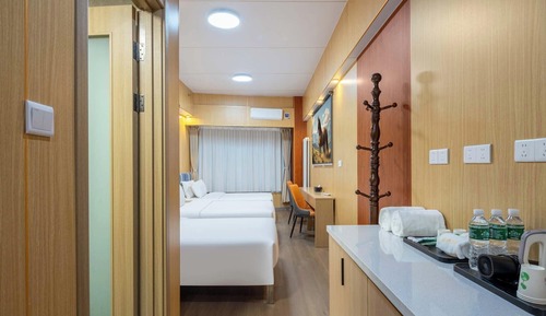 Exclusive Triple Room, City View