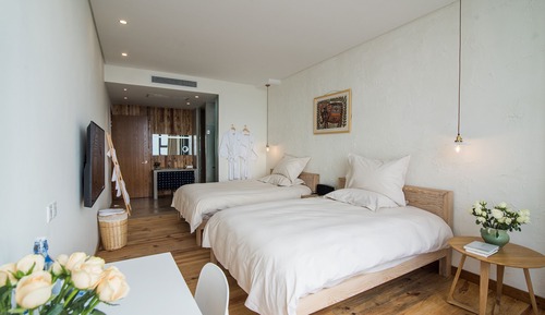 Standard Twin Room, Lake View