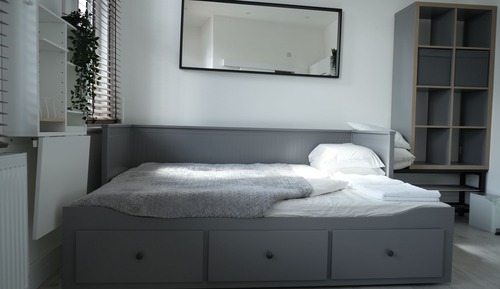 Deluxe Studio Suite, 1 King Bed