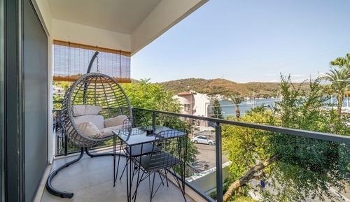 Standard Suite, 1 Queen Bed, Balcony, Sea View