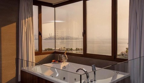 Deluxe Suite, Sea View