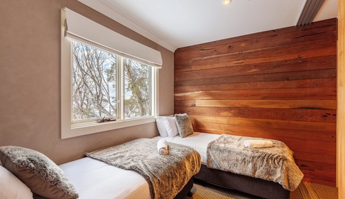 Lodge Chalet (Sleeps 4)