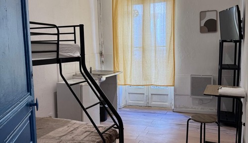 Habitación triple económica, vistas a la ciudad