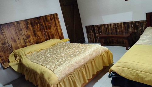 Habitación triple estándar, vistas a la montaña