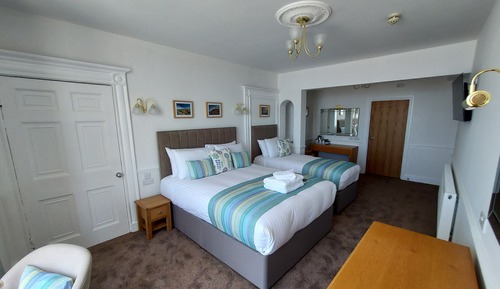 Habitación con 2 camas individuales