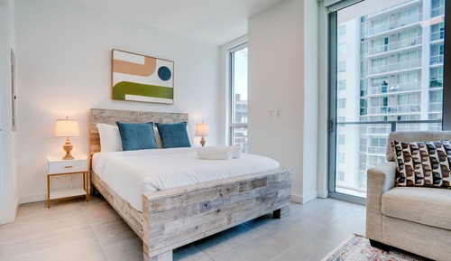 Suite estudio Confort, balcón, vistas a la ciudad