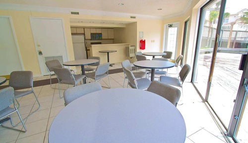 Apartamento, varias camas, acceso a la piscina, vistas al mar (Hibiscus F101)