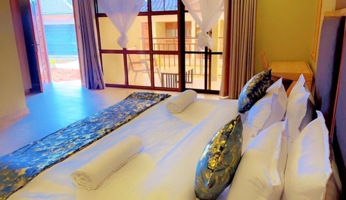 Deluxe Double Room, Pool View