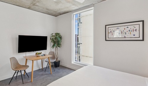 Estudio clásico, 1 cama de matrimonio