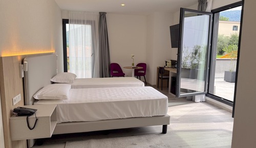 Deluxe Double Room, Balcony, Lake View