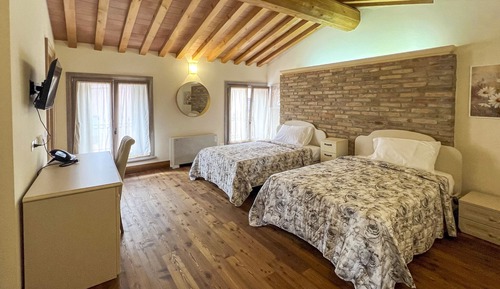 Habitación con 1 cama doble o 2 individuales, vistas a la ciudad
