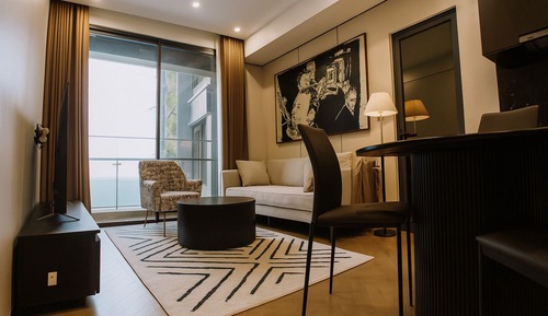 Apartamento de diseño, 2 habitaciones, balcón, vistas a la ciudad