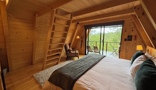 Chalet superior, balcón, vistas a la montaña