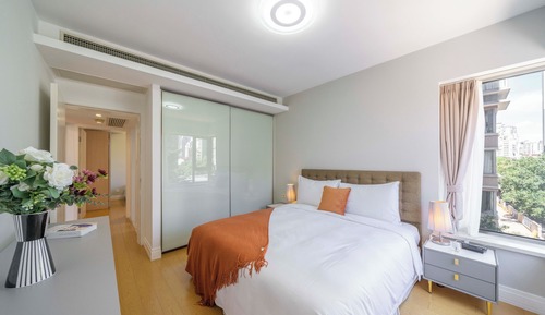 Apartamento superior, 2 habitaciones, cocina, vistas a la ciudad