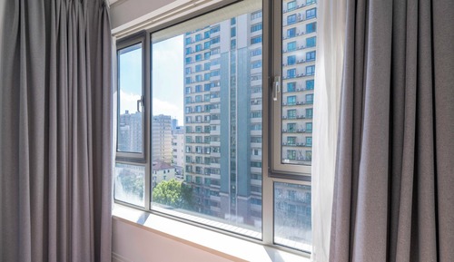 Apartamento superior, 1 habitación, cocina, vistas a la ciudad