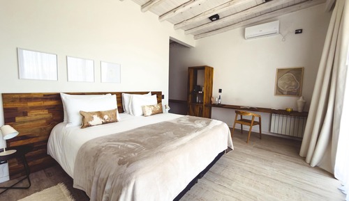 Habitación con 1 cama doble o 2 individuales, vistas a la montaña