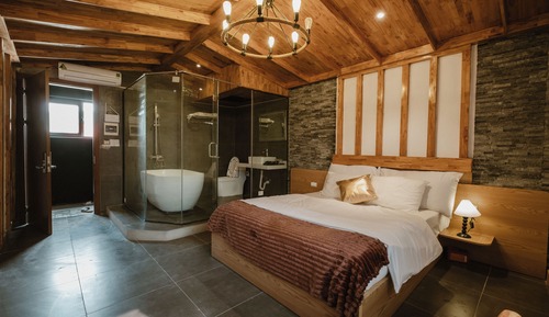 Estudio superior, 1 cama de matrimonio, bañera