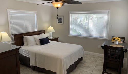 Estudio, 1 cama de matrimonio grande, vistas a la piscina (UNIT3)