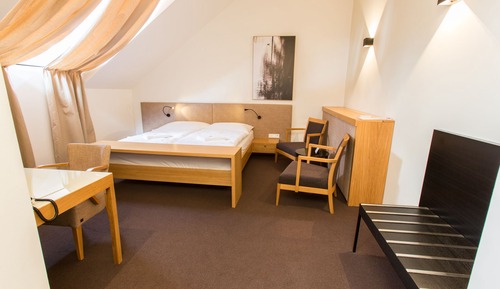 Habitación estándar con 1 cama doble o 2 individuales