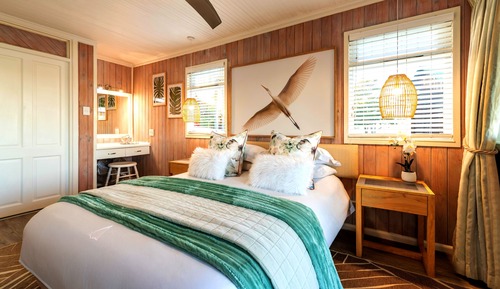 2 Bedroom Lagoon View Family Superior Chalet 04