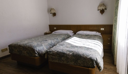 Habitación estándar con 2 camas individuales