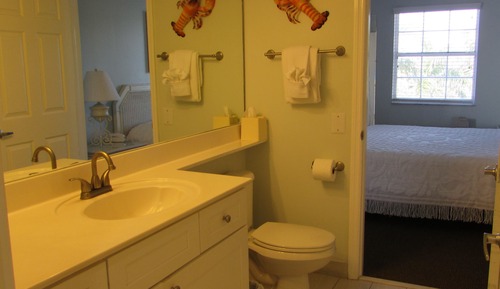 Apartamento, varias camas, vistas parciales al mar