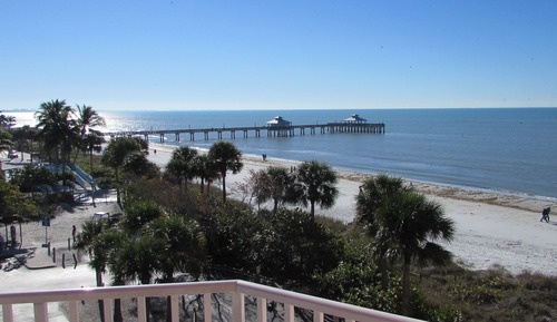 Estudio, 1 cama de matrimonio, vistas parciales al mar