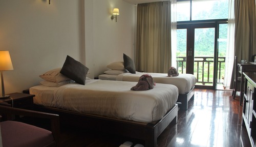 Habitación Deluxe con 2 camas individuales, balcón, vistas al río