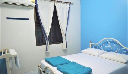 Private room, Shared Bathroom (Air condition) 