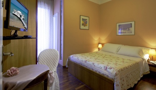 Habitación con 1 cama doble o 2 individuales, 1 cama doble o 2 individuales