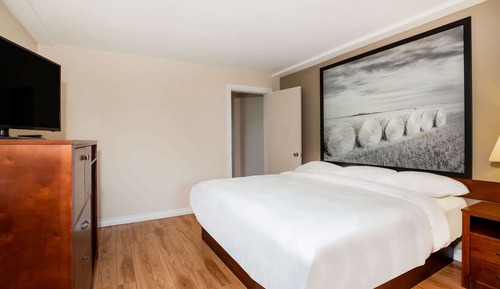 Habitación, varias camas, cocina