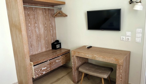 One Bedroom Apartment with Garden View