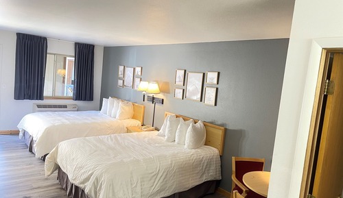 Habitación clásica, 2 camas de matrimonio (No Pets on Premise)