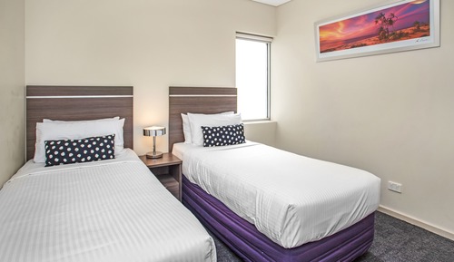 2 Bedroom 1 Queen & 2 Singles Standard