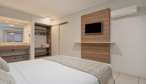 MASTER THERMAS KING SIZE SUITE WITH HYDRO