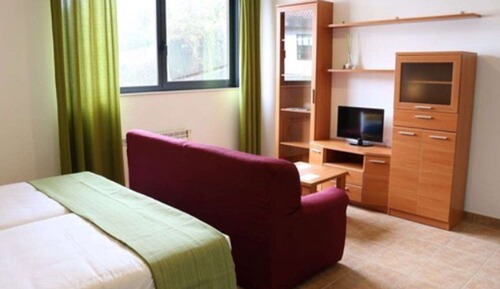 Estudio (cuádruple)