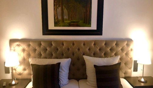 Habitación Confort con 1 cama doble o 2 individuales, 1 habitación, vistas al jardín