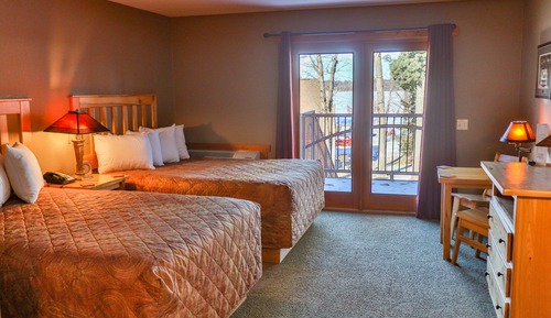 Habitación, 2 camas de matrimonio, patio