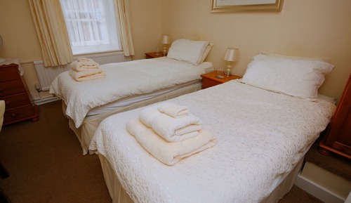 Habitación con 2 camas individuales