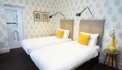 Habitación con 2 camas individuales